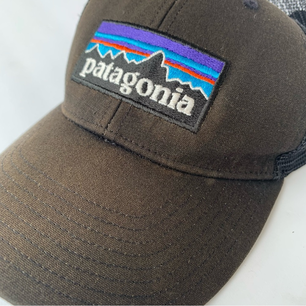 PATAGONIA P-6 LOGO TRUCKER HAT - Picture 11 of 12